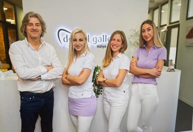 Team der Zahnarztpraxis dental gallery in Berlin Neukölln